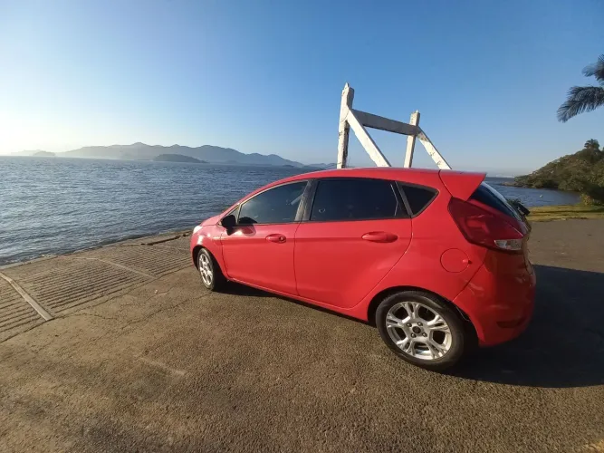 Ford Fiesta 1.5 16V Flex Mec. 5P 2014