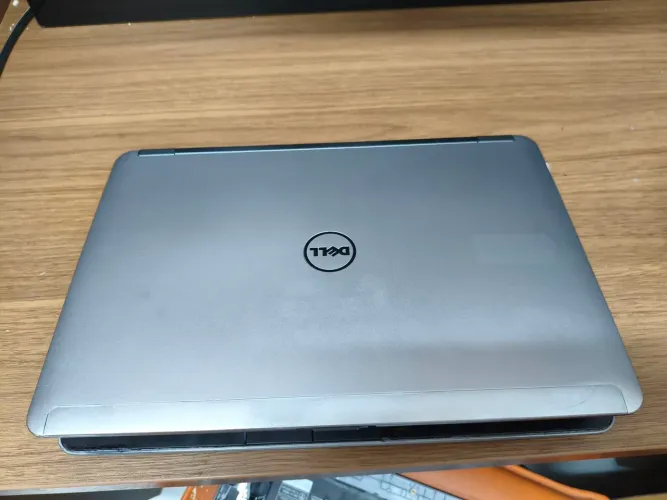  Dell Latitude E6440 com i5 , SSD 128 gb w 8GB RAM. Ligou, usou!