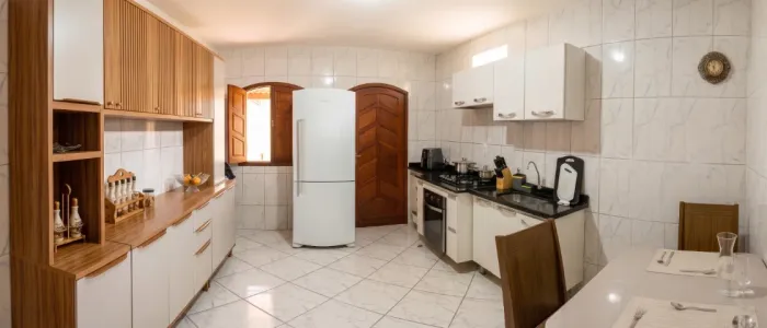 CASA AMPLA COM 2 PAVIMENTOS + KITNET EM PAUL, VILA VELHA - R$ 450.000