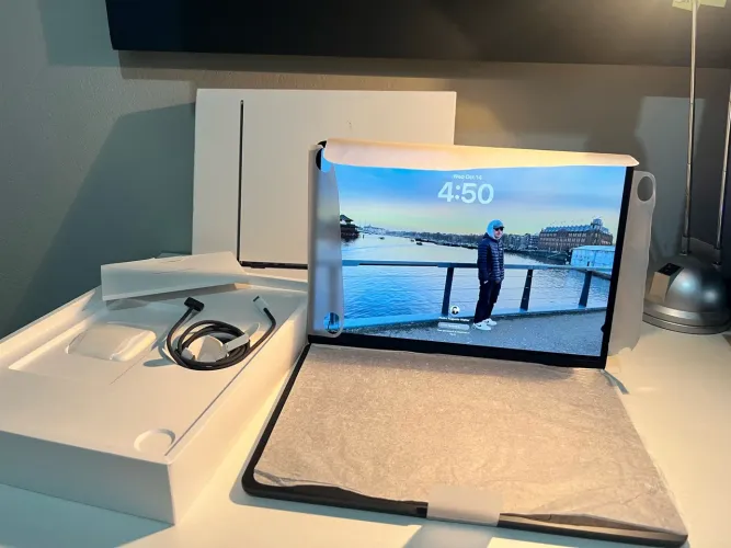 MacBook Air M2 | 16GB RAM | 256GB SSD | Bateria 95% | Completo na Caixa