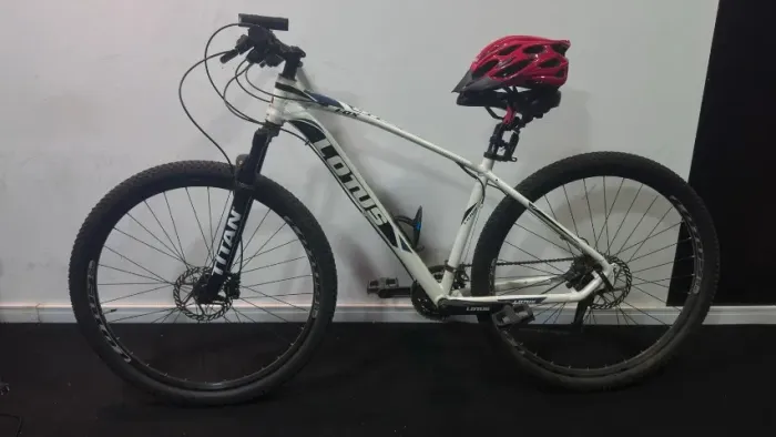 Bicicleta Aro 29 - 24 Velocidades com Freio Hidráulico