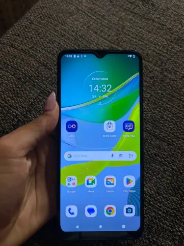 Celular moto E 13