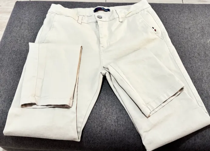 calça masculina de sarja na cor bege, tamanho 44