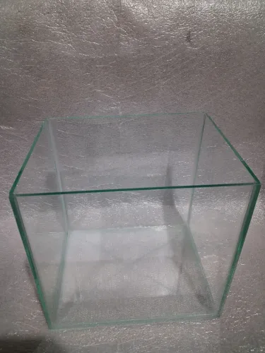 Aquário 25x19x23 (10 litros) novo!