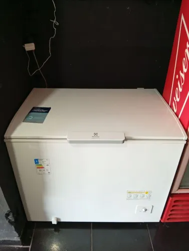 Freezer Eletrolux novo