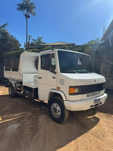 Caminhão MB 914 caçamba 3/4