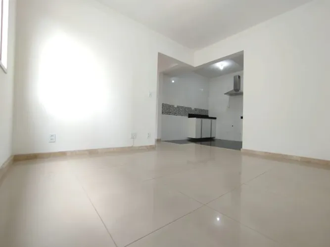 Alugo lindo apartamento no planalto 2 quartos