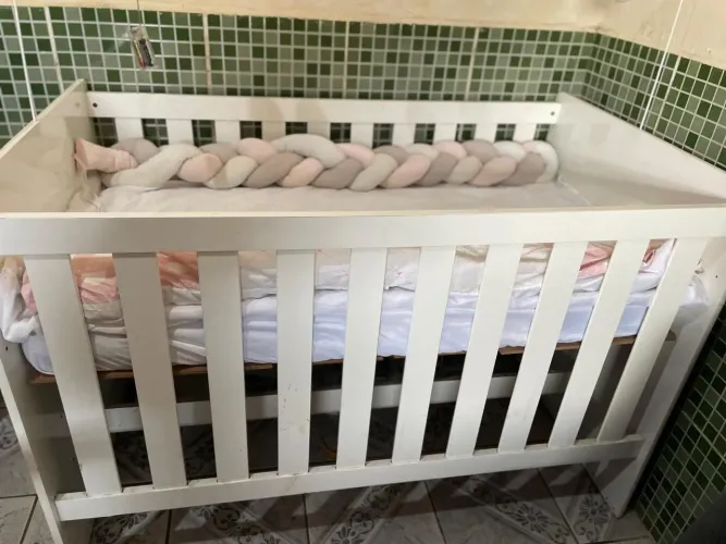 Vende-se esse berço semi novo