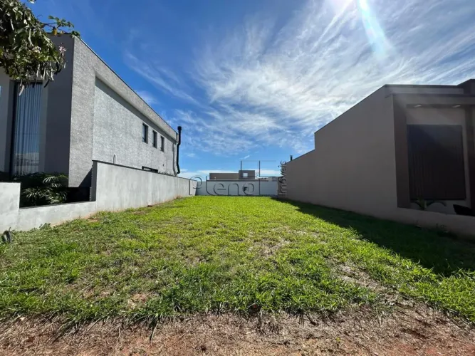 Terreno à venda em Paulínia, Parque Brasil 500, com 300 m², Residencial Royal Garden