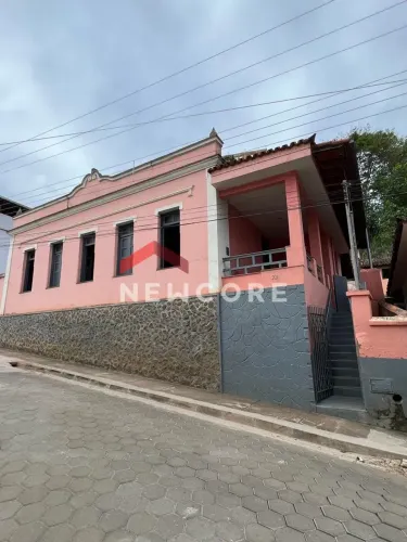 Casa em Rua Barão do Rio Branco - Centro - Abre Campo/MG