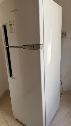 Geladeira com freezer Brastemp BRM39E con capacidad de 352L -branco