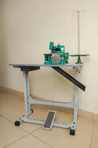 Máquina de costura Overloque semi industrial