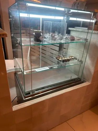 VITRINE REFRIGERADA com Vidro Aquecido 70CM - ESTADO DE NOVA