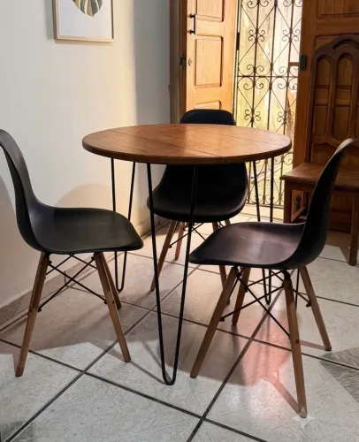Mesa de Jantar Redonda com 3 Cadeiras - Estilo Industrial/Nórdico