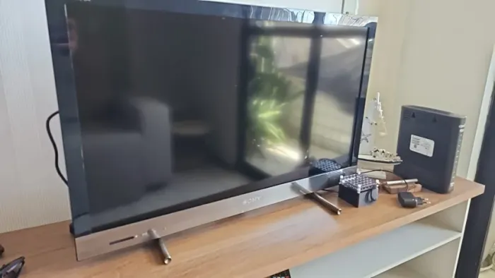 Tv Sony, 32 polegadas Modelo Bravia Tela sem funcionar: Venda para retirada de peças.
