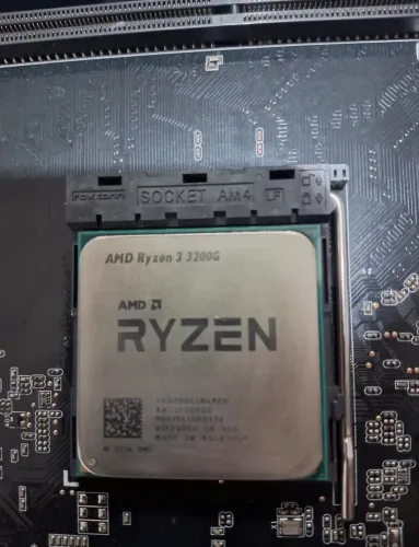 Ryzen 3200g 