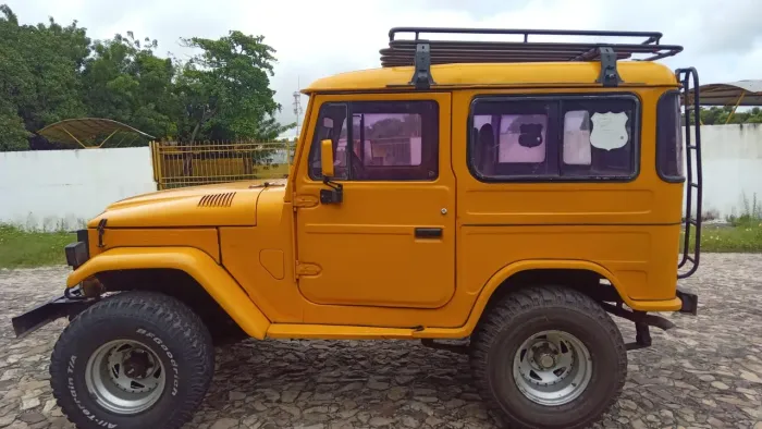 Toyota Band.Jipe Cap.de Aço Chas. Curto Diesel 1987