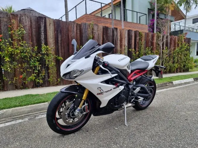Daytona 675R IMPECAVEL