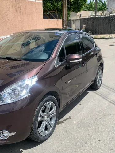 Peugeot 208 Griffe 1.6 Flex 16V 5P Aut. 2014