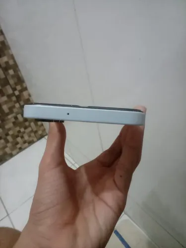 Samsung Galaxy A15 4G na cor azul claro.