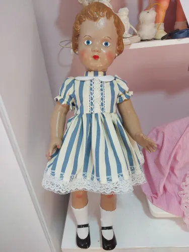 Boneca Antiga Mocinha