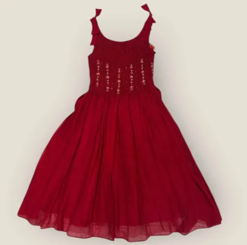 R$139 LOTE 3 VESTIDOS INFANTIS 6/8 ANOS