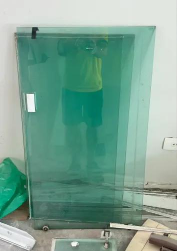 Vendo 1 janela de vidro 1m x0,56 cent 