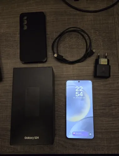 Samsung Galaxy S24 256GB Onyx Black 8GB RAM - SM-S921B/DS, caixa, carregador e nota fiscal