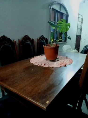 Mesa de sucupira 6 cadeiras