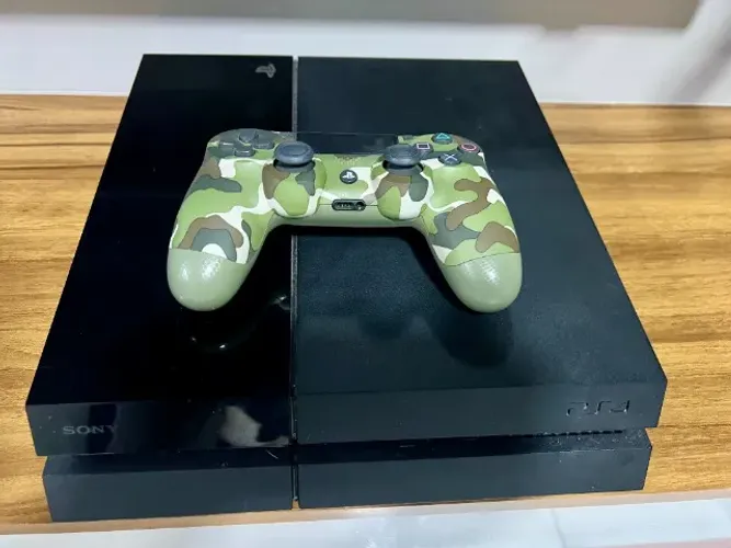 PlayStation 4 Desbloqueado com jogos e 1 controle