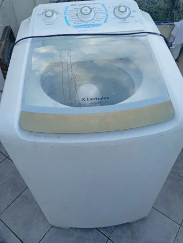 Máquina de lavar roupa Eletrolux 