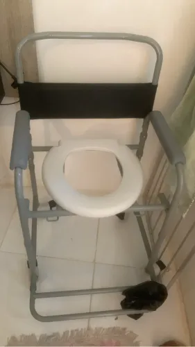 Vendo cadeira de banho novo
