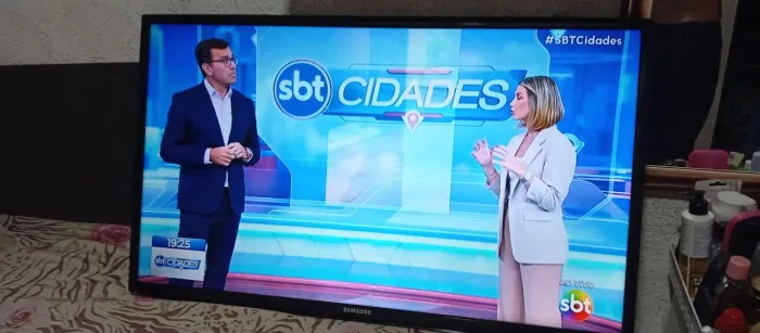 tv Samsung 40 polegadas led 2 HDMI sem pé sem controle 