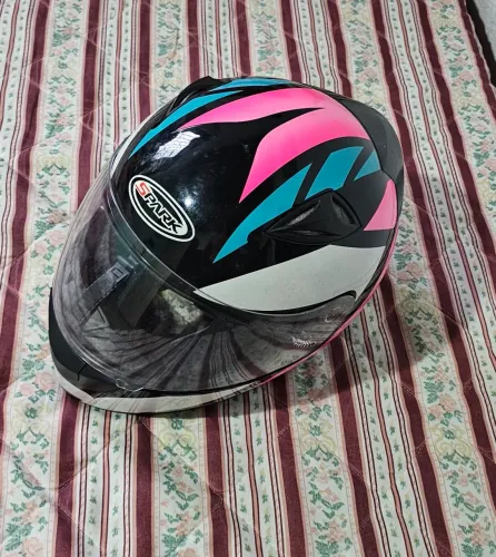 Capacete so usei uma vez novo