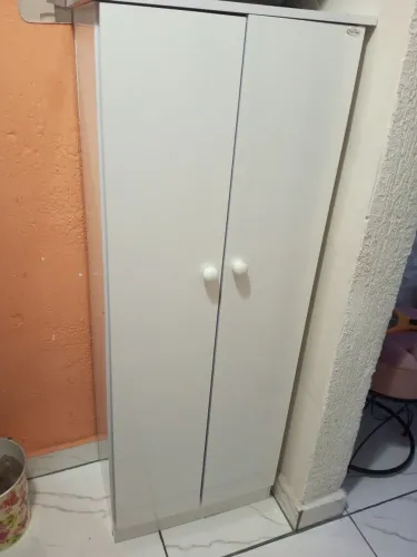 Armário multiuso 