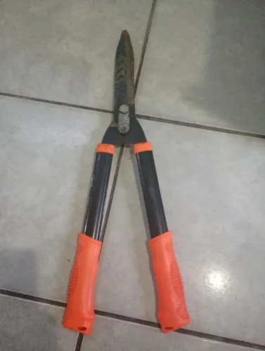 Tesoura de Jardinagem 