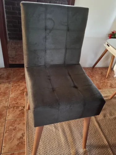 4 cadeiras Monalisa estofadas novas