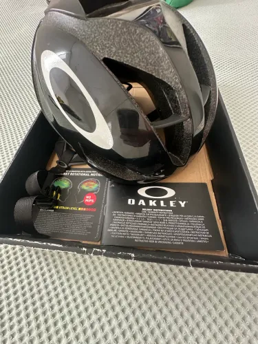 Capacete Oakley Aro 5