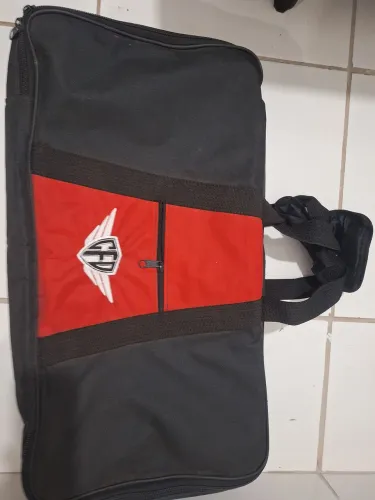 Pedalboard completo com fonte isolada e bag
