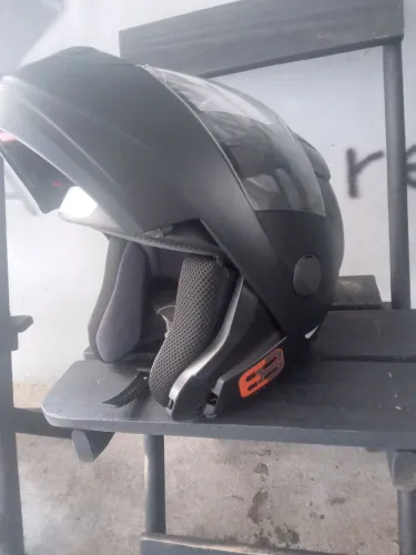 Capacete ebf robocop novo