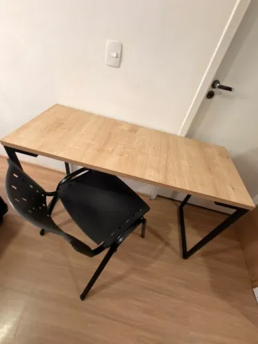 Mesa com cadeira
