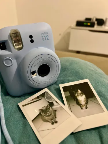 Câmera Instax Mini 12 Fujifilm Azul - Apenas 2 meses de uso (Impecável)