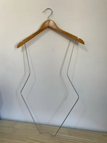 20 unidades - Cabide de Madeira Silhueta