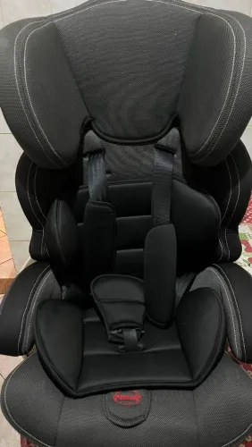 Cadeirinha veicular que vira assento de elevação