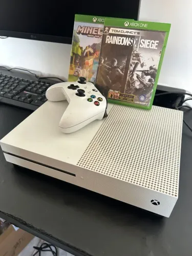 Xbox one S com controle e jogos 