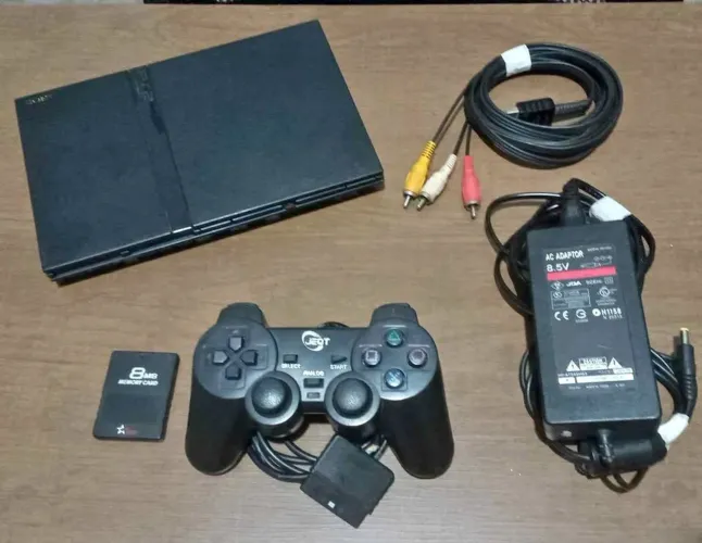 ? PlayStation 2 Slim - R$ 330