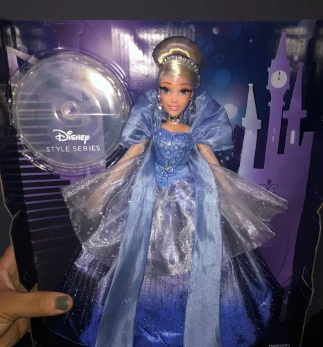 Boneca Cinderela Disney