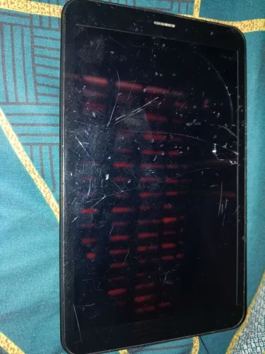 Tablet m8 Multilaser quebrado