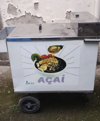 Carrinho de açaí em bom estado