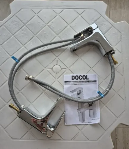 Torneira Monocomando Docol Lift para Lavatório Cromado Bica Baixa Quente e Frio